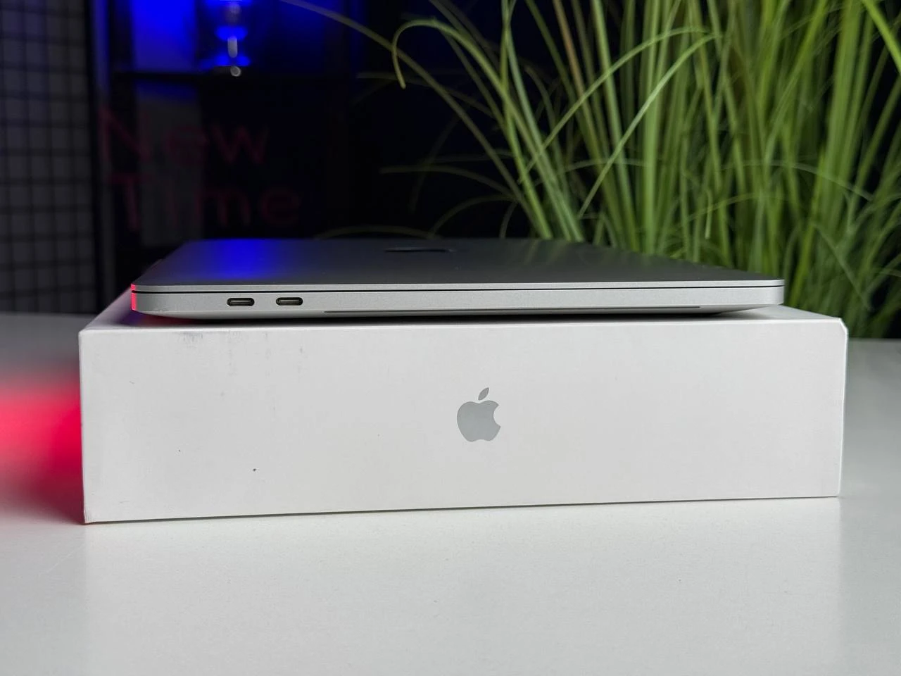 Б/У MacBook Pro 13 Silver 2020 (MWP72) Состояние: хорошее (выполнена чистка, замена пасты) | Аккумулятор: 100% (0 циклов) | Гарантия: 1 месяц | Комплектация: полный