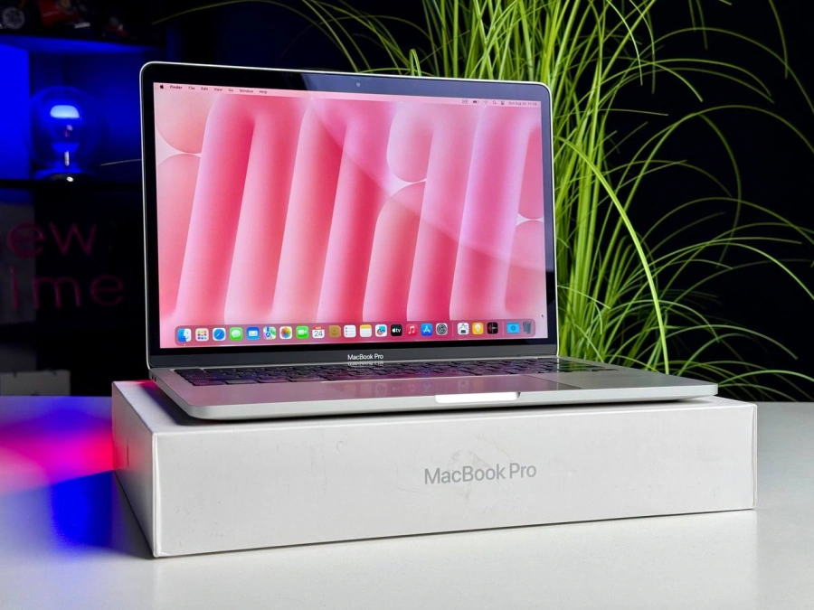 ВЖИВАНИЙ MacBook Pro 13 Silver 2020 (MWP72) i5/16GB/512SSD | 4-ядерний Intel Core i5 | 2,0 - 3,8 ГГц | 512 ГБ SSD | 16 ГБ (3733 МГц) | Intel Iris Plus Graphics | Стан: гарний (виконана чистка, заміна пасти) | Акумулятор: 100% (0 циклів) | Гарантія: 1 міся