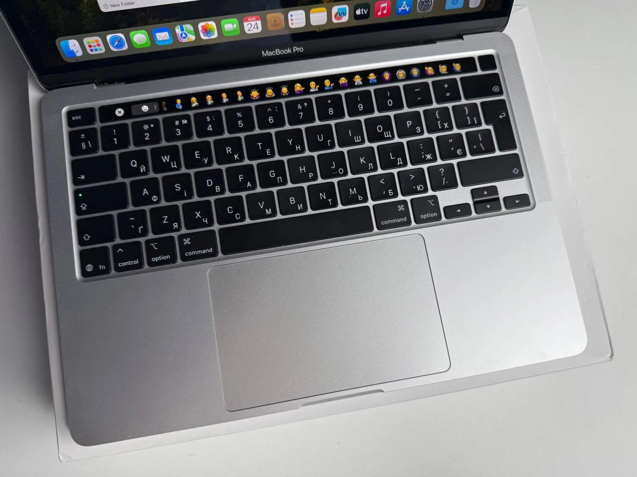 Б/У MacBook Pro 13 Silver (MYDA2) 2020 M1/8GB/256SSD | Состояние: хорошее (мелкие следы использования) | Аккумулятор: 93% | Гарантия: 3 месяца | Комплект: полный