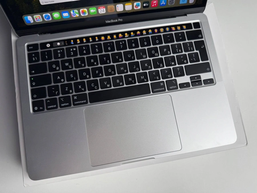 ВЖИВАНИЙ MacBook Pro 13 Silver (MYDA2) 2020 M1/8GB/256SSD | Стан: гарний (мілкі сліди використання) | Акумулятор: 93% | Гарантія: 3 місяці | Комплект: повний