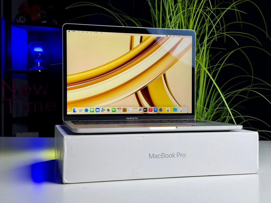 ВЖИВАНИЙ MacBook Pro 13 Silver (MYDA2) 2020 M1/8GB/256SSD | Стан: гарний (мілкі сліди використання) | Акумулятор: 93% | Гарантія: 3 місяці | Комплект: повний