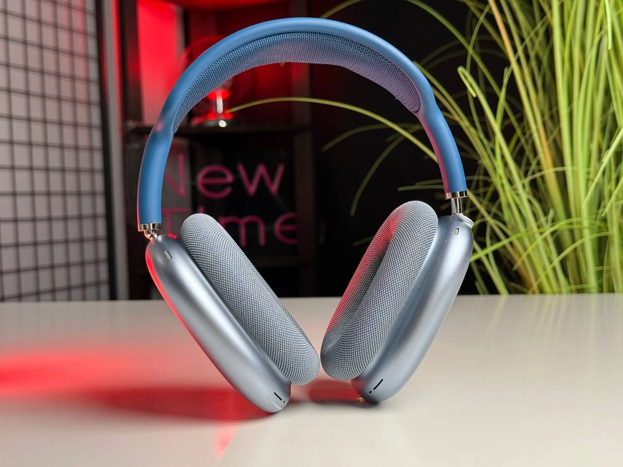 Б/У AirPods Max Sky Blue (MGYL3) | Состояние: удовлетворительное | Гарантия: 1 месяц | Комплект: AirPods