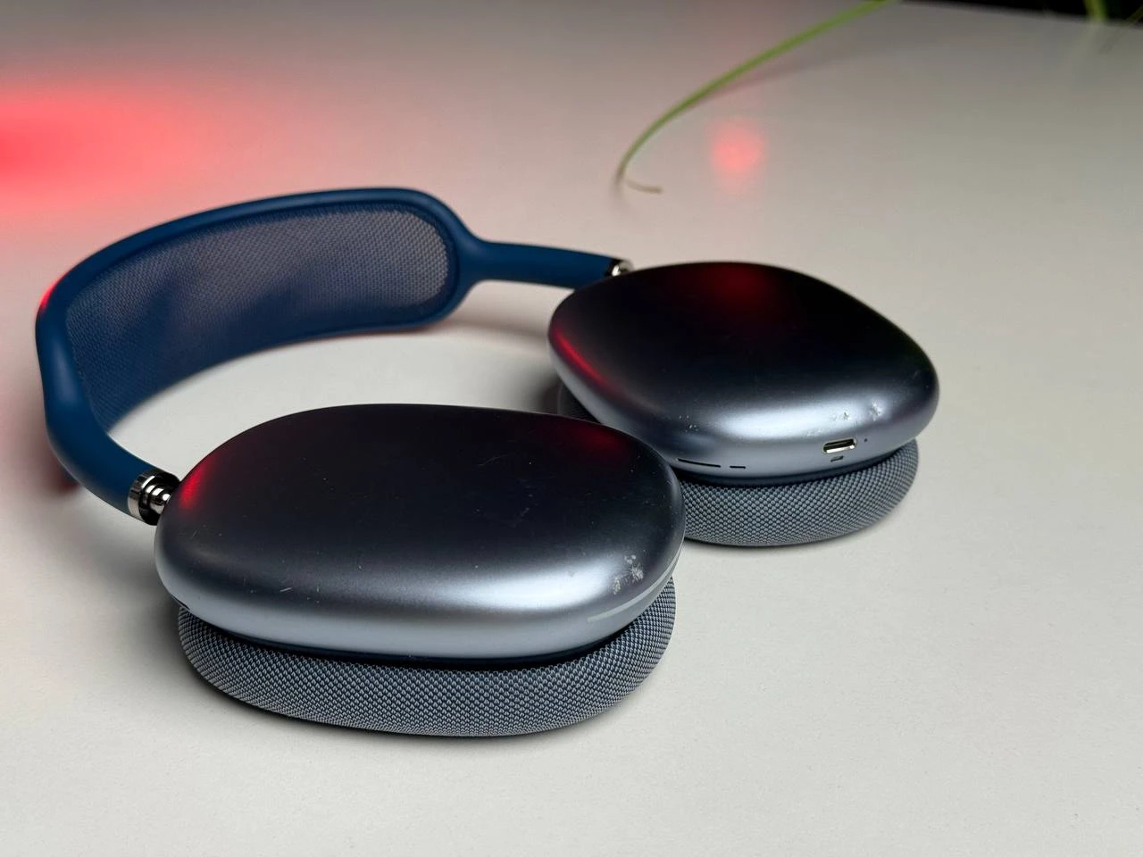 Б/У AirPods Max Sky Blue (MGYL3) | Состояние: удовлетворительное | Гарантия: 1 месяц | Комплект: AirPods