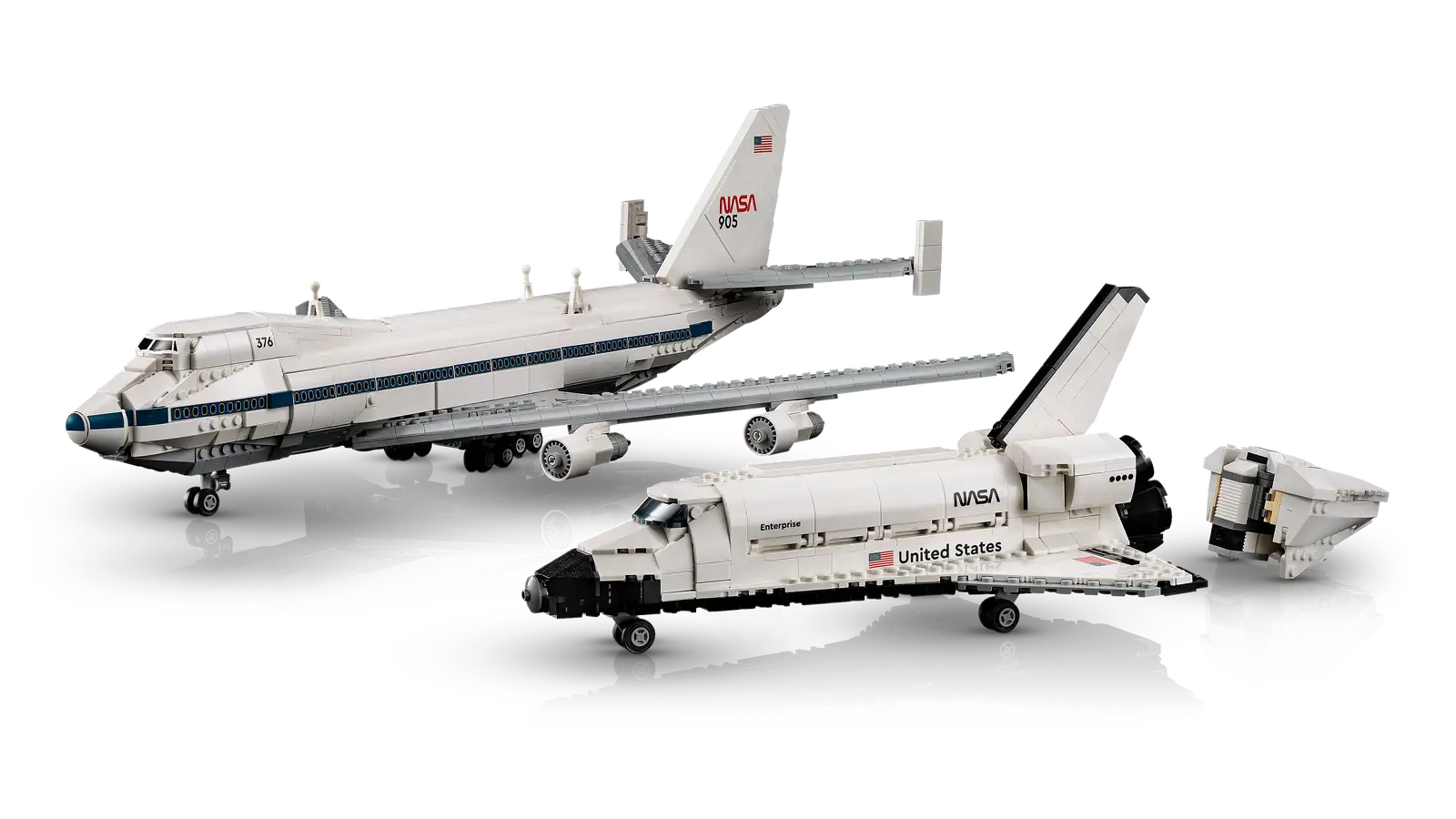 Блоковий конструктор LEGO Icons Літак-носій шатла Айконс (10360)