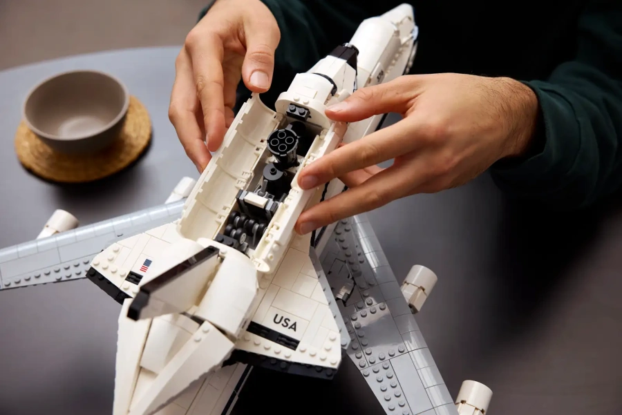 Блоковий конструктор LEGO Icons Літак-носій шатла Айконс (10360)