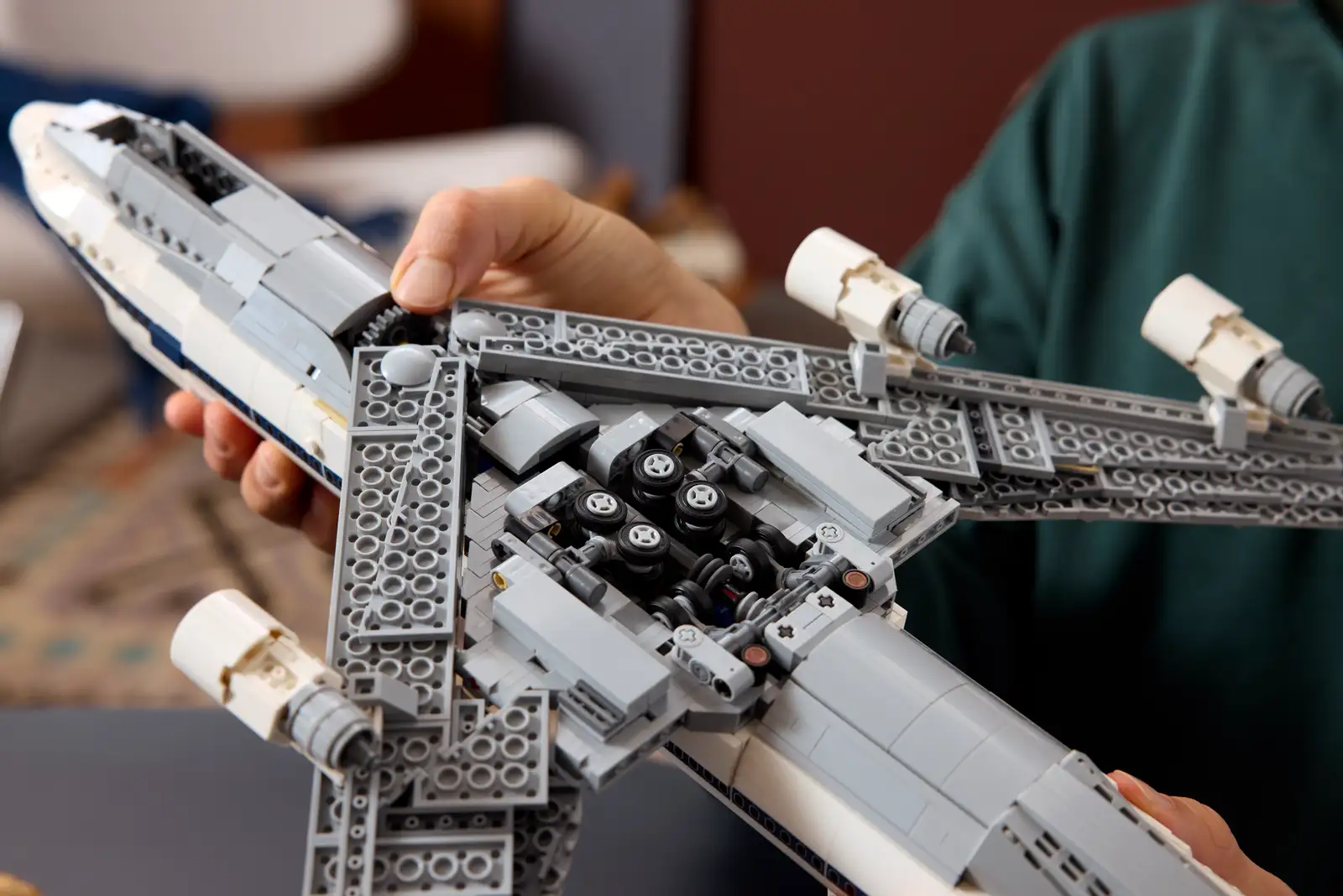 Блоковий конструктор LEGO Icons Літак-носій шатла Айконс (10360)