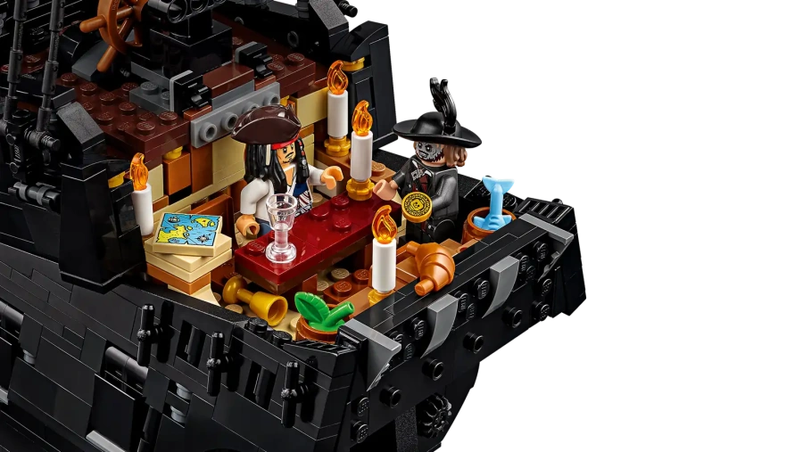 Блоковий конструктор LEGO Icons Піратський корабель капітана Джека Горобця (10365)