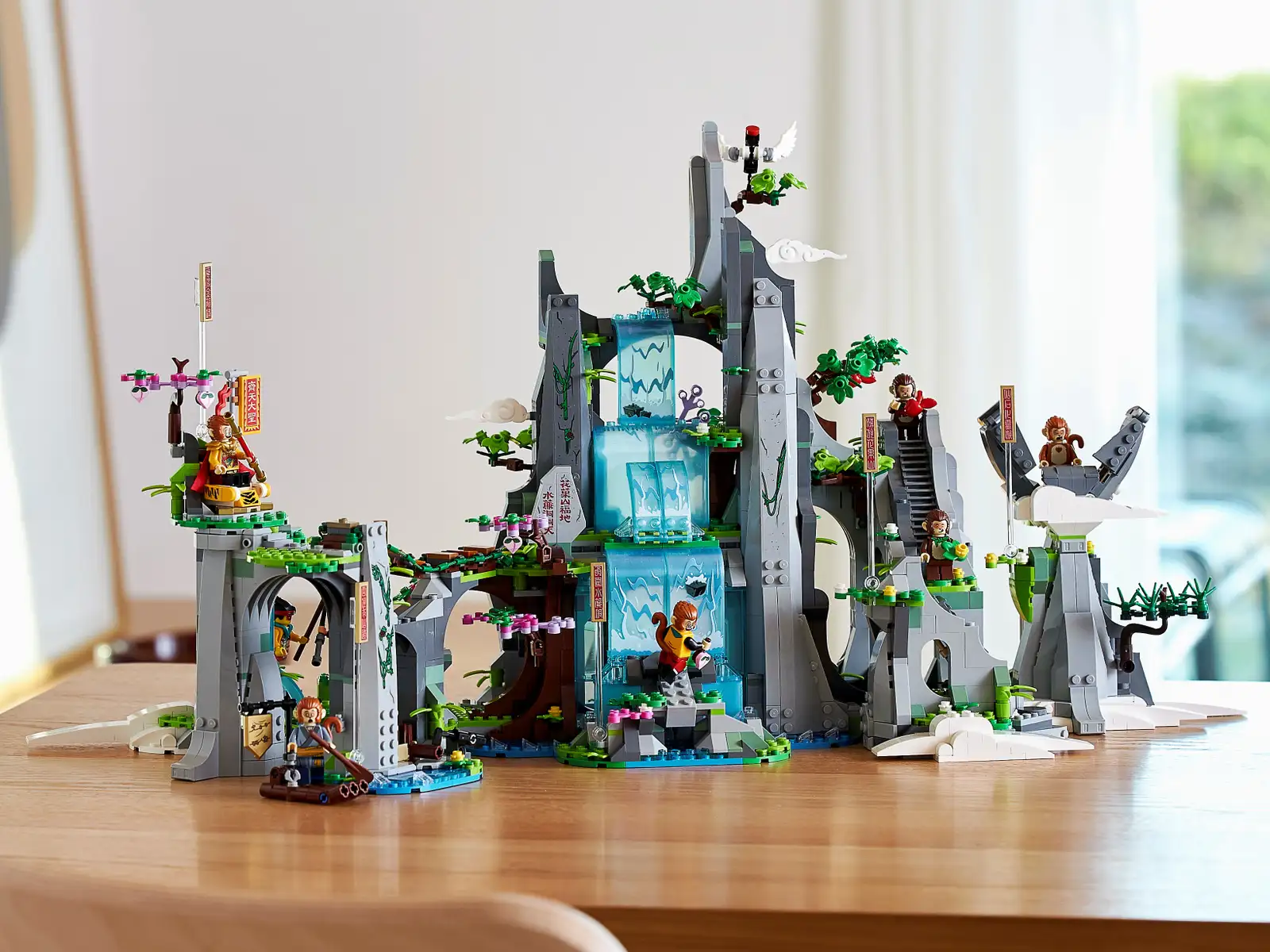 Блоковый конструктор LEGO Легендарная Цветочно-фруктовая гора (80024)