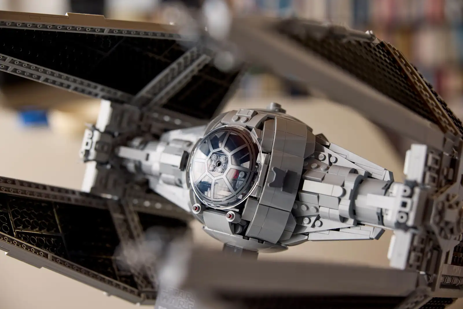 Блоковый конструктор LEGO Star Wars TIE-перехватчик (75382)