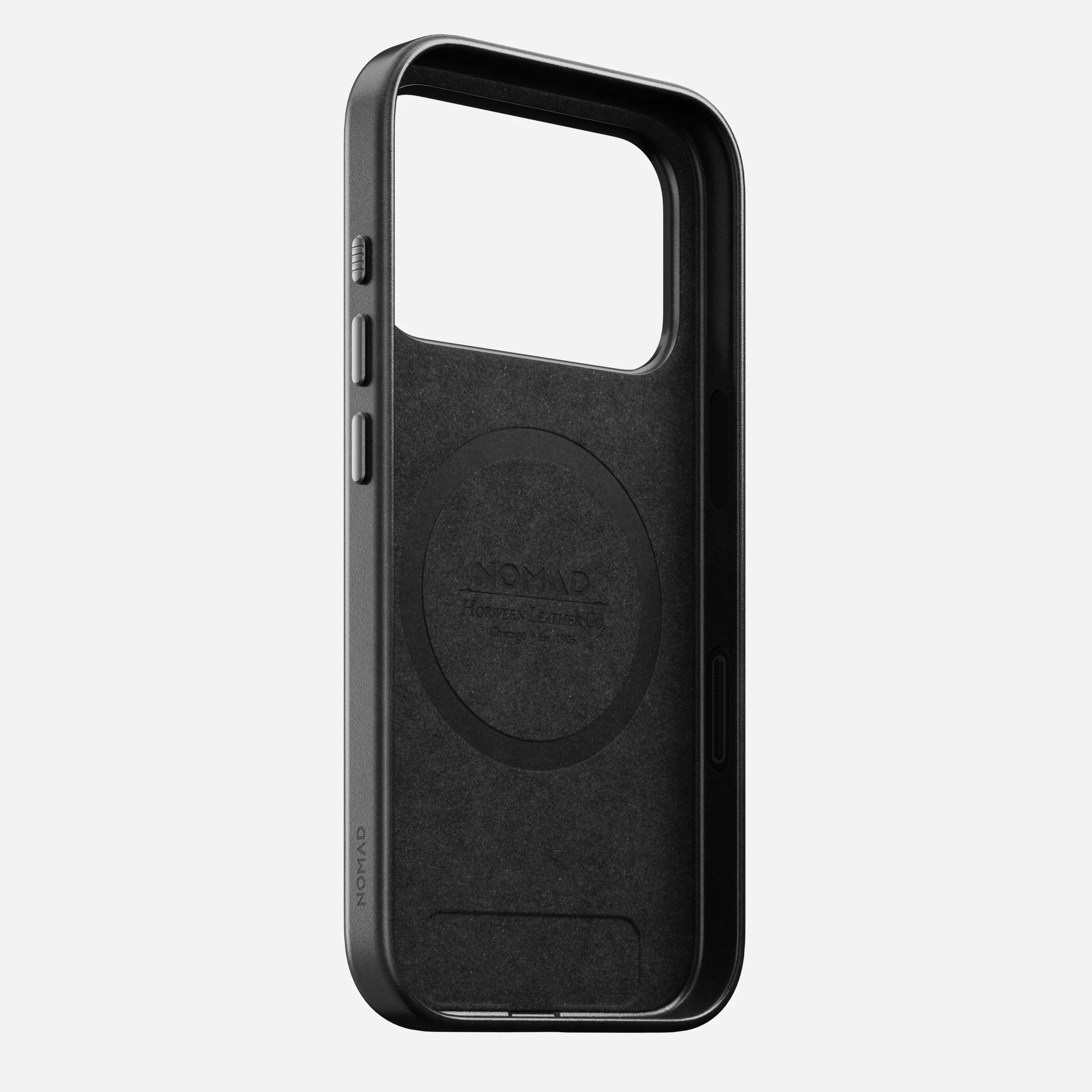 Чехол Nomad Traditional Horween Leather Case for iPhone 17 Pro - Black (NM011963858)