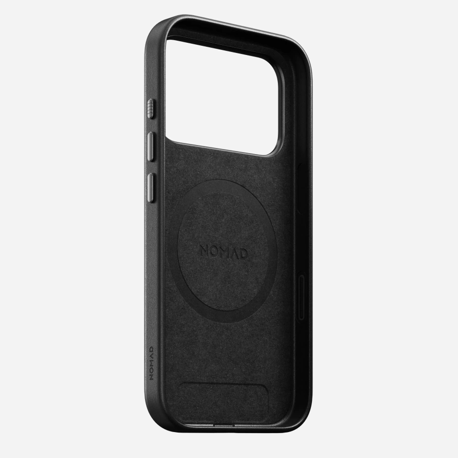 Чехол Nomad Traditional Leather Case for iPhone 17 Pro - Black (NM011956858)