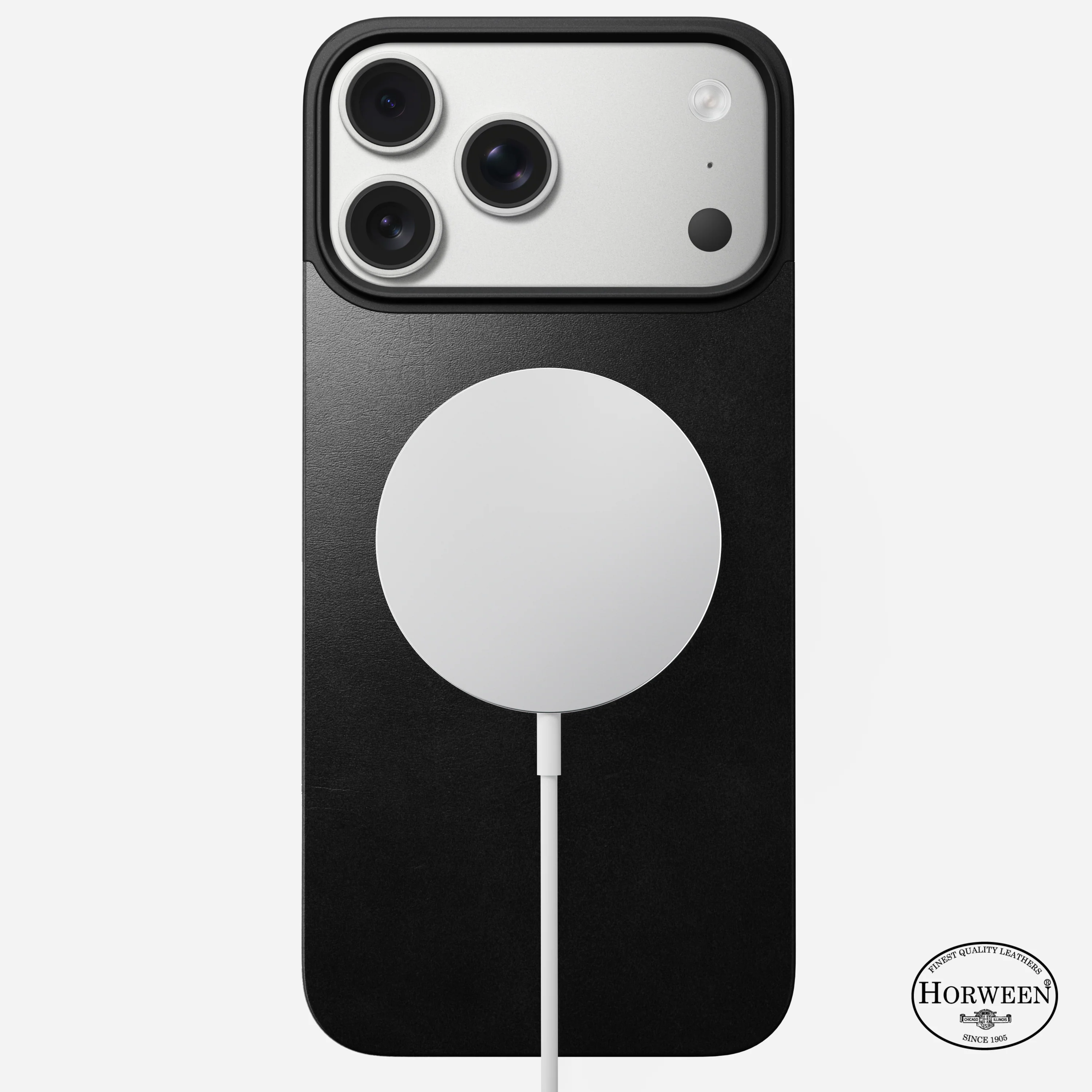 Кожаная магнитная накладка Nomad Magnetic Horween Leather Back Case для iPhone 17 Pro Max - Black (NM014391858)