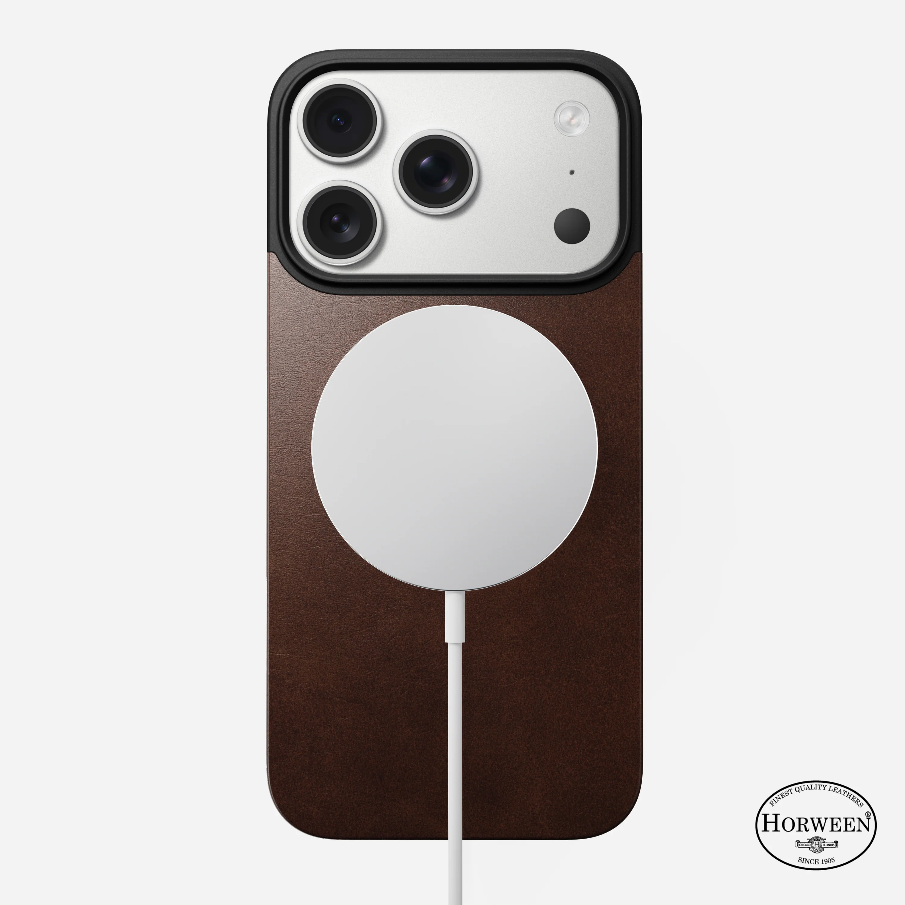 Кожаная магнитная накладка Nomad Magnetic Horween Leather Back Case для iPhone 17 Pro - Rustic Brown (NM014407858)