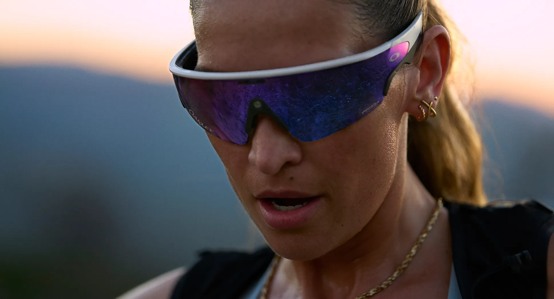 Смарт-окуляри Oakley | Meta Vanguard - Prizm Sapphire Lenses / White Frame (OW8001-0652)