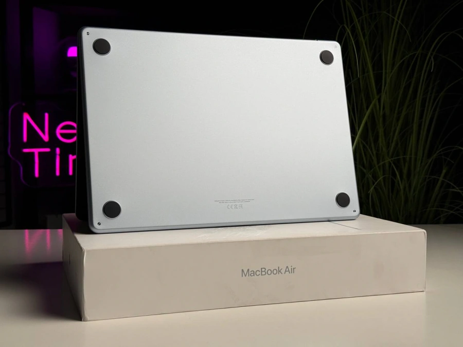 УЦЕНКА MacBook Air 15" 2025 M4/10CPU/10GPU/16GB/512GB Sky Blue (MC7C4) - Состояние: новое, не активированное (дефект на рамке дисплея) | Аккумулятор: 100% | Комплектация: полный | Гарантия: 6 мес.
