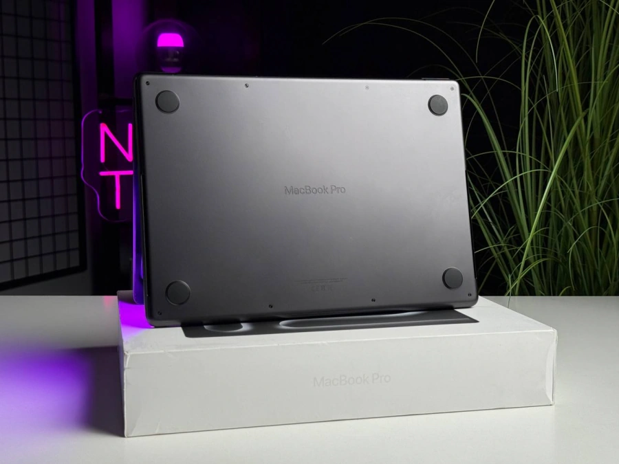 ВІТРИННИЙ Apple MacBook Pro 14" M4 Pro/12CPU/16GPU/24GB/512GB Space Black 2024 (MX2H3) - Стан: гарний | Акумулятор: 100% | Комплектація: повний | Гарантія: 3 міс.