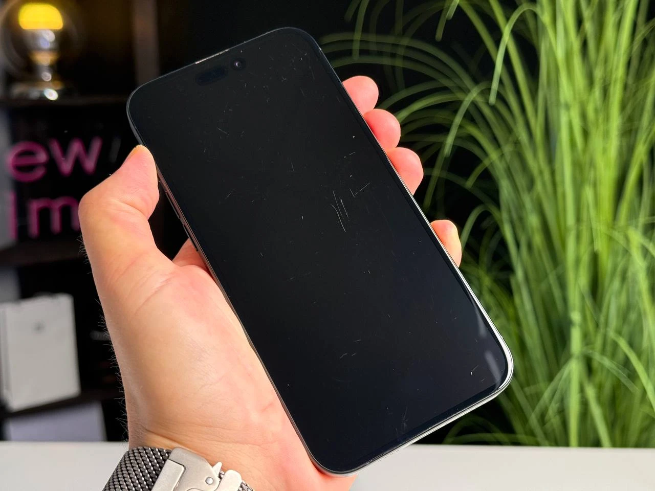 ВЖИВАНИЙ Apple iPhone 16 Plus 128GB eSim Black (MXUT3) - Стан: задовільний | Акумулятор: 100% | Комплектація: повний | Гарантія: 3 міс.