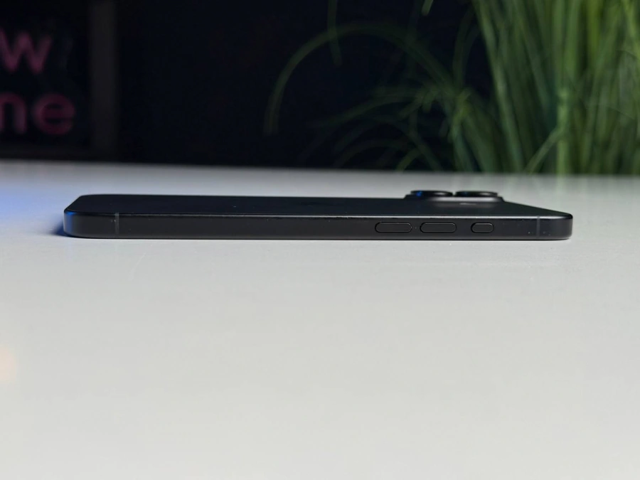 Б/У Apple iPhone 16 Plus 128GB eSim Black (MXUT3) - Состояние: удовлетворительное | Аккумулятор: 100% | Комплектация: полный | Гарантия: 3 мес.