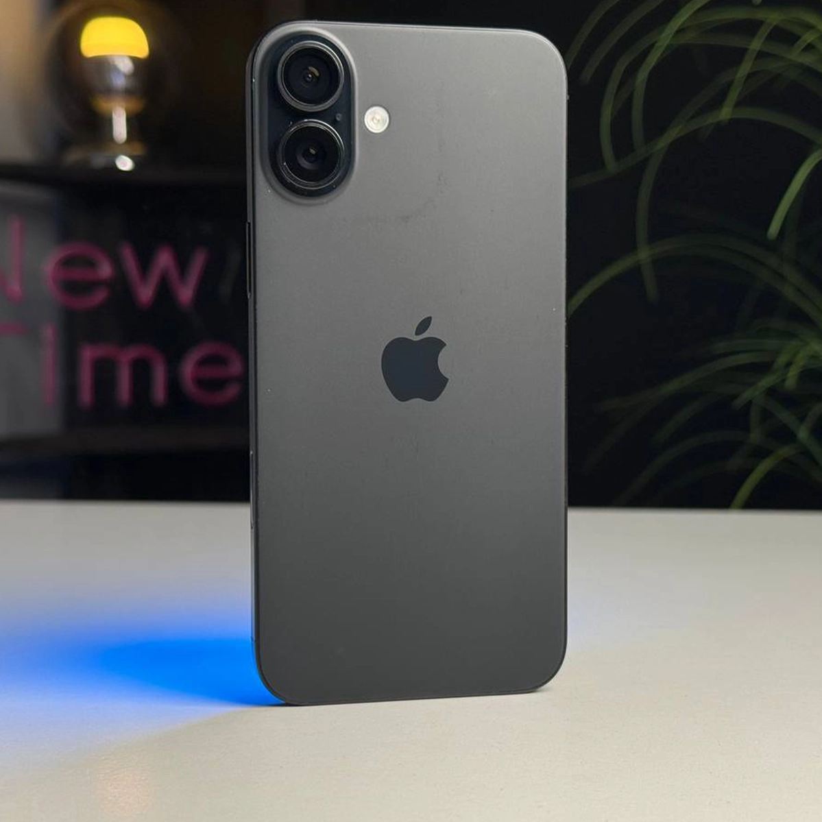ВЖИВАНИЙ Apple iPhone 16 Plus 128GB eSim Black (MXUT3) - Стан: задовільний | Акумулятор: 100% | Комплектація: повний | Гарантія: 3 міс.