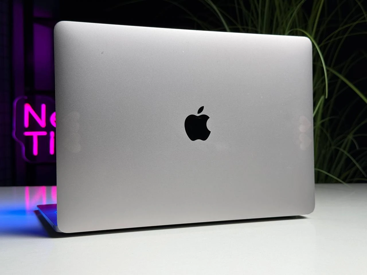 ВЖИВАНИЙ MacBook Air 13" Space Gray 2019 i5/8GB/256SSD (MVFJ2) - Стан: задовільний | Акумулятор: 82% | Комплектація: повний | Гарантія: 1 міс.