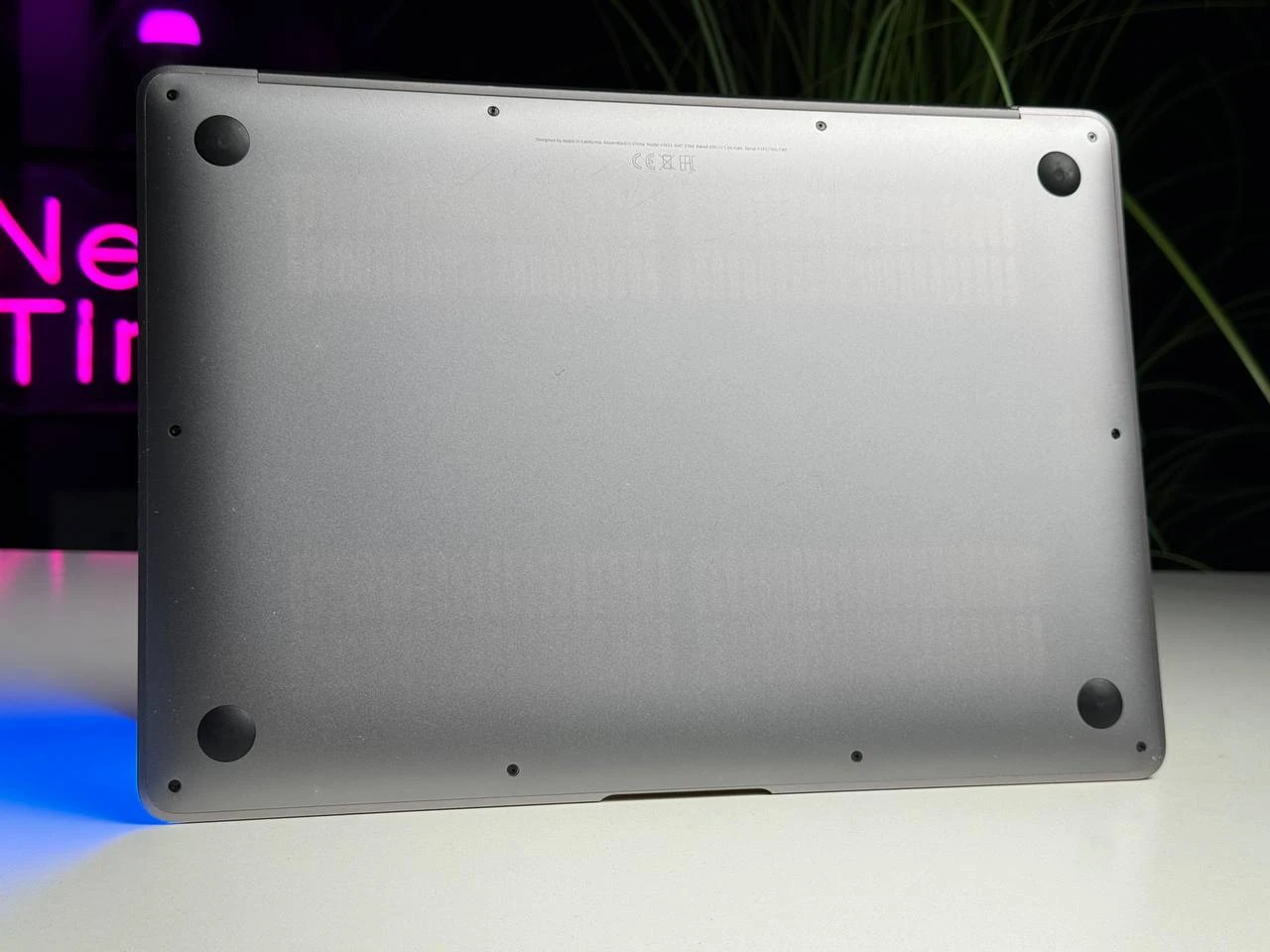 ВЖИВАНИЙ MacBook Air 13" Space Gray 2019 i5/8GB/256SSD (MVFJ2) - Стан: задовільний | Акумулятор: 82% | Комплектація: повний | Гарантія: 1 міс.