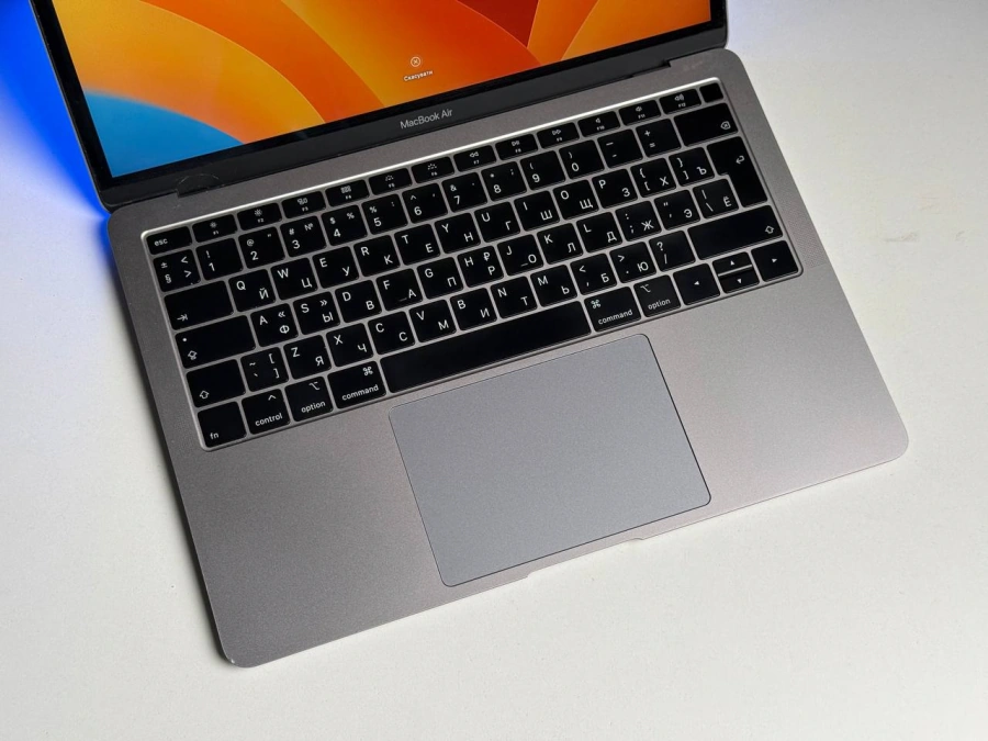ВЖИВАНИЙ MacBook Air 13" Space Gray 2019 i5/8GB/256SSD (MVFJ2) - Стан: задовільний | Акумулятор: 82% | Комплектація: повний | Гарантія: 1 міс.