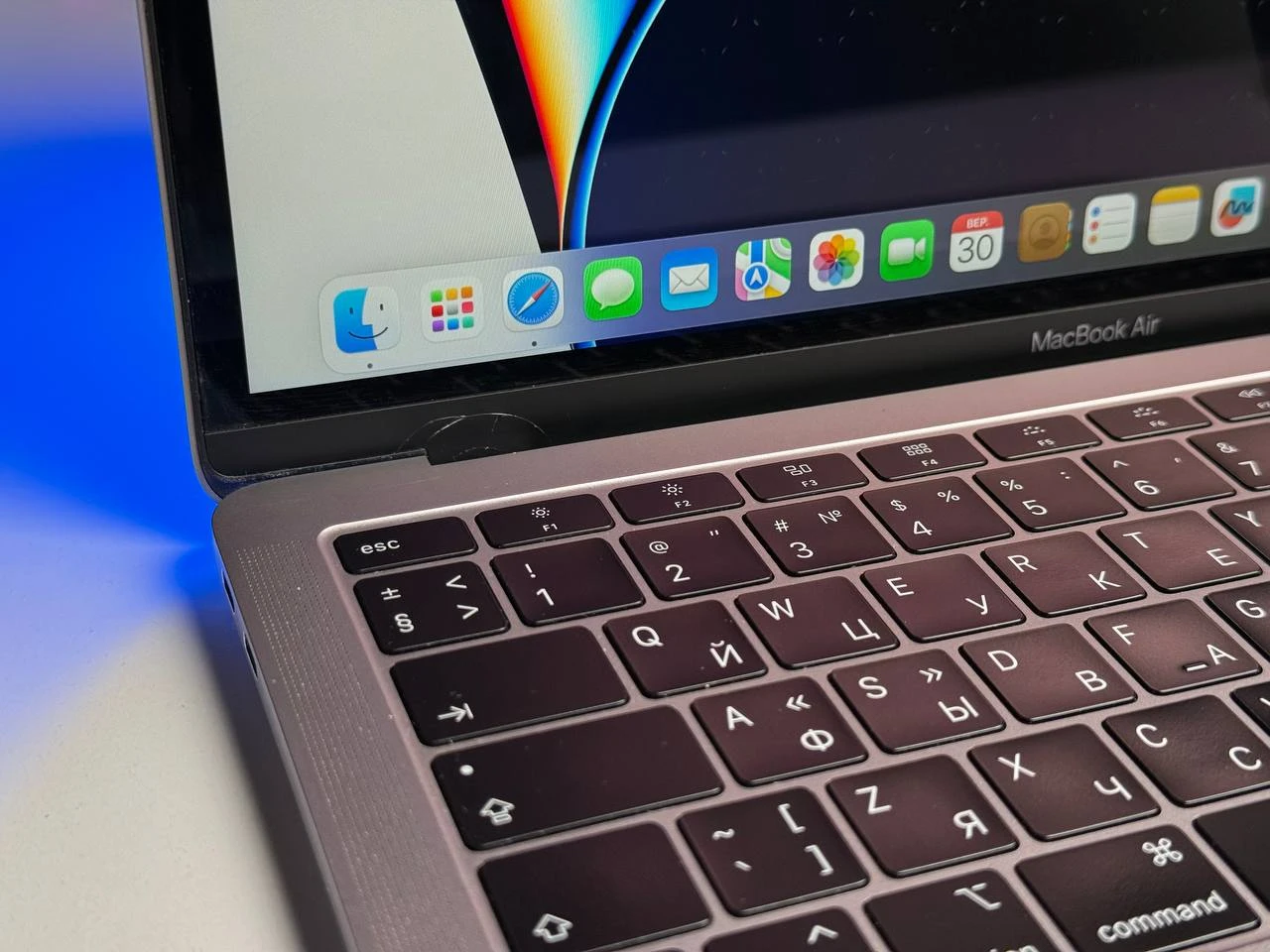 ВЖИВАНИЙ MacBook Air 13" Space Gray 2019 i5/8GB/256SSD (MVFJ2) - Стан: задовільний | Акумулятор: 82% | Комплектація: повний | Гарантія: 1 міс.
