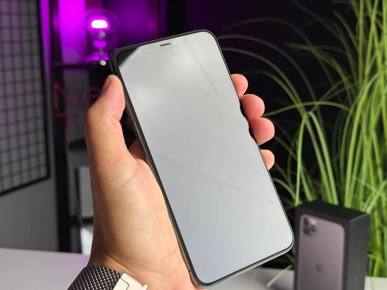 ВЖИВАНИЙ Apple iPhone 11 Pro Max 256GB Midnight Green (MWH72) | Стан: гарний | Акумулятор: 100% | Гарантія: 1 місяць | Комплект: повний