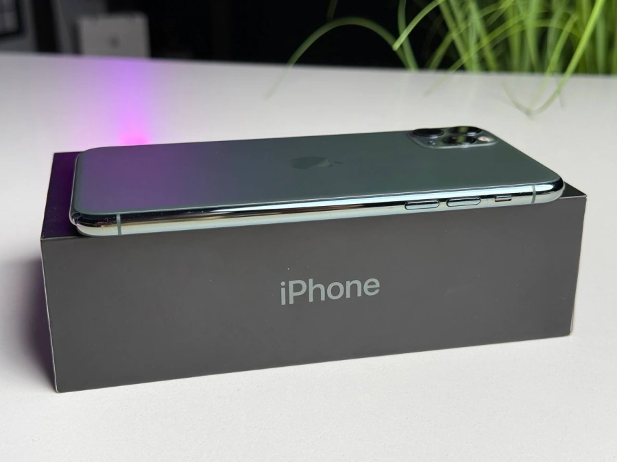 Б/У Apple iPhone 11 Pro Max 256GB Midnight Green (MWH72) | Состояние: хорошее | Аккумулятор: 100% | Гарантия: 1 месяц | Комплект: полный