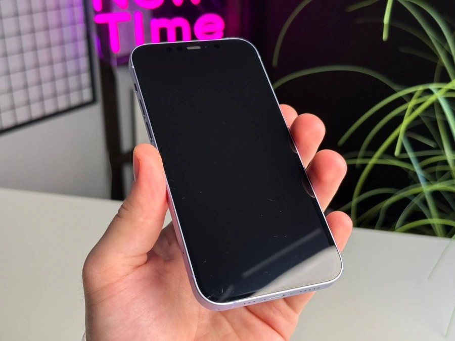 Б/У Apple iPhone 12 64GB Purple (MJNM3) | Состояние: удовлетворительное (сколы на рамке) | Аккумулятор: 96% | Гарантия: 1 месяц | Комплект: кабель