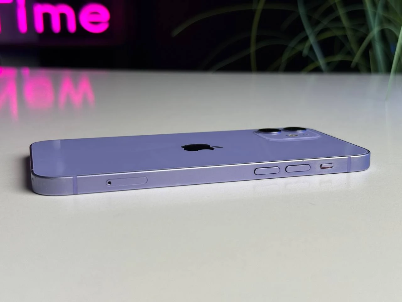 ВЖИВАНИЙ Apple iPhone 12 64GB Purple (MJNM3) | Стан: задовільний (сколи на рамці) | Акумулятор: 96% | Гарантія: 1 місяць | Комплект: кабель