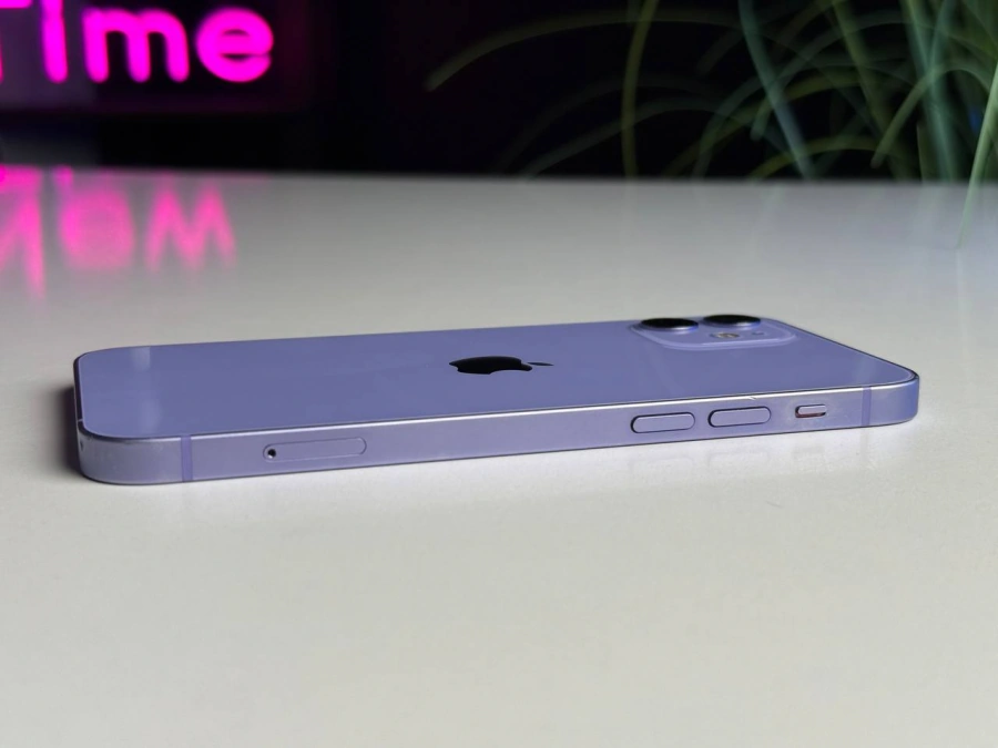 Б/У Apple iPhone 12 64GB Purple (MJNM3) | Состояние: удовлетворительное (сколы на рамке) | Аккумулятор: 96% | Гарантия: 1 месяц | Комплект: кабель