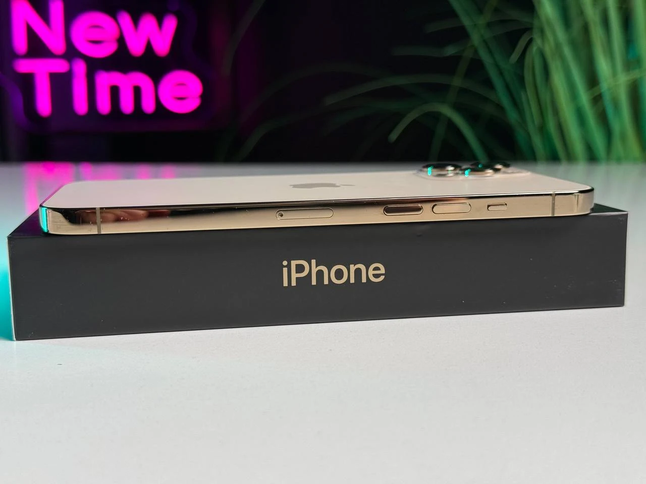 ВЖИВАНИЙ Apple iPhone 12 Pro Max 128GB Gold (MGCH3, MGD93) - Стан: гарний | Акумулятор: 100% | Комплектація: повний | Гарантія: 3 міс.