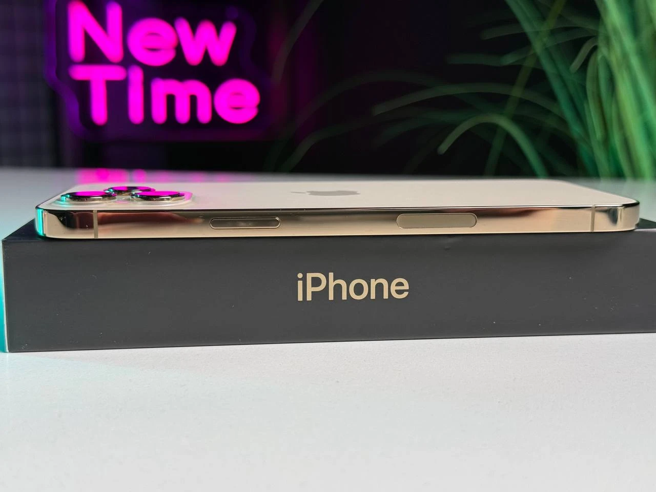 ВЖИВАНИЙ Apple iPhone 12 Pro Max 128GB Gold (MGCH3, MGD93) - Стан: гарний | Акумулятор: 100% | Комплектація: повний | Гарантія: 3 міс.