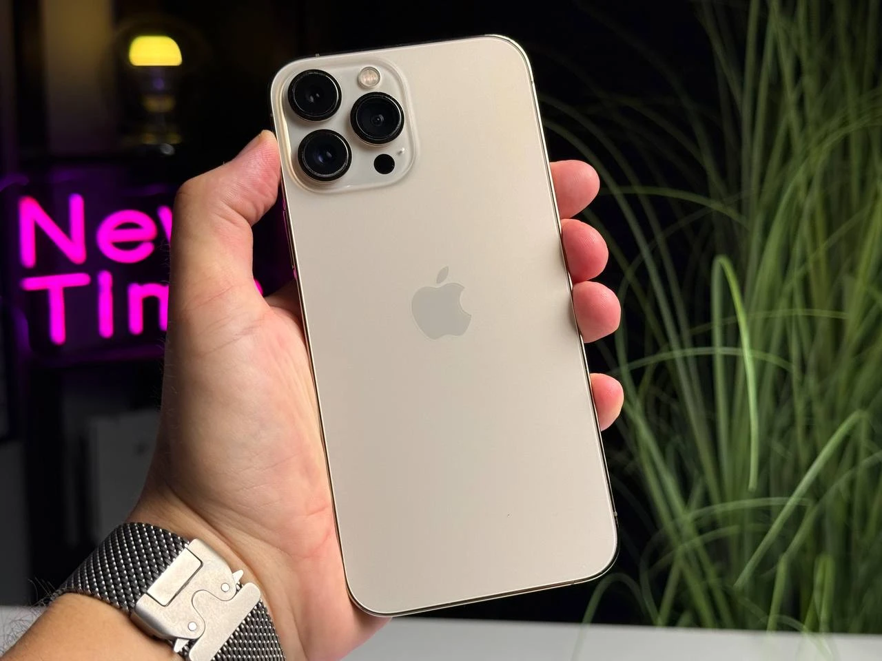 ВЖИВАНИЙ Apple iPhone 13 Pro Max 128GB Gold (MLKN3, MLL83) | Стан: гарний | Акумулятор: 100% | Гарантія: 1 місяць | Комплект: iPhone, кабель