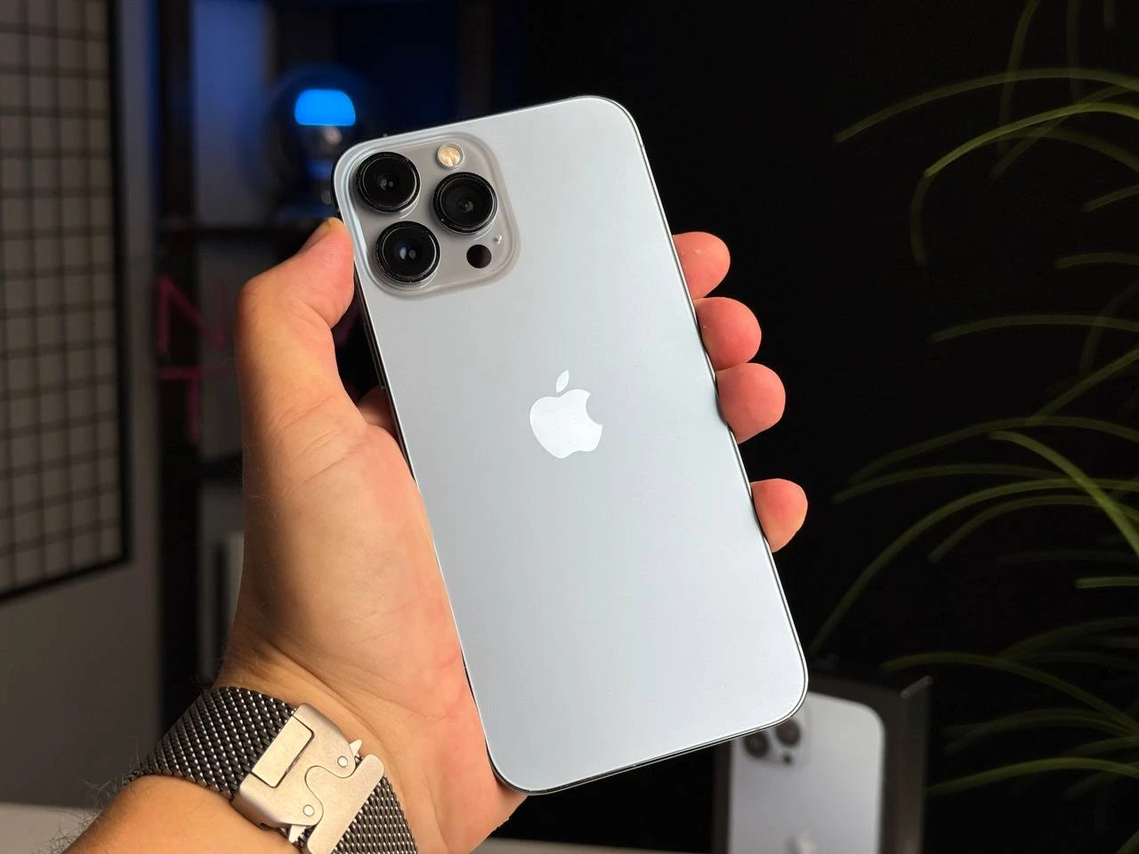 ВЖИВАНИЙ Apple iPhone 13 Pro Max 128GB Sierra Blue (MLKP3, MLL93) | Стан: гарний (подряпини на екрані) | Акумулятор: 100% | Гарантія: 1 місяць | Комплект: повний