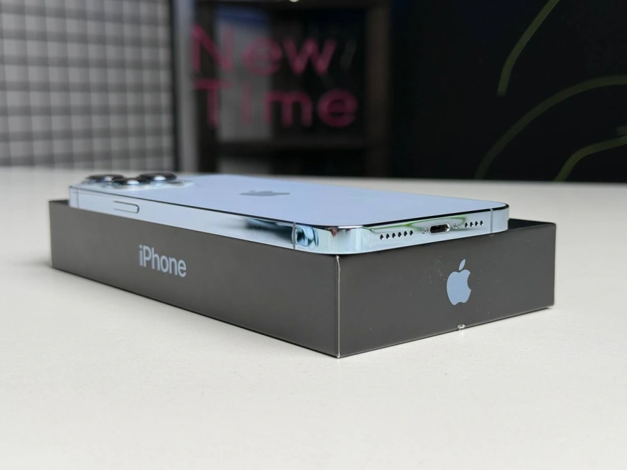 ВЖИВАНИЙ Apple iPhone 13 Pro Max 128GB Sierra Blue (MLKP3, MLL93) | Стан: гарний (подряпини на екрані) | Акумулятор: 100% | Гарантія: 1 місяць | Комплект: повний