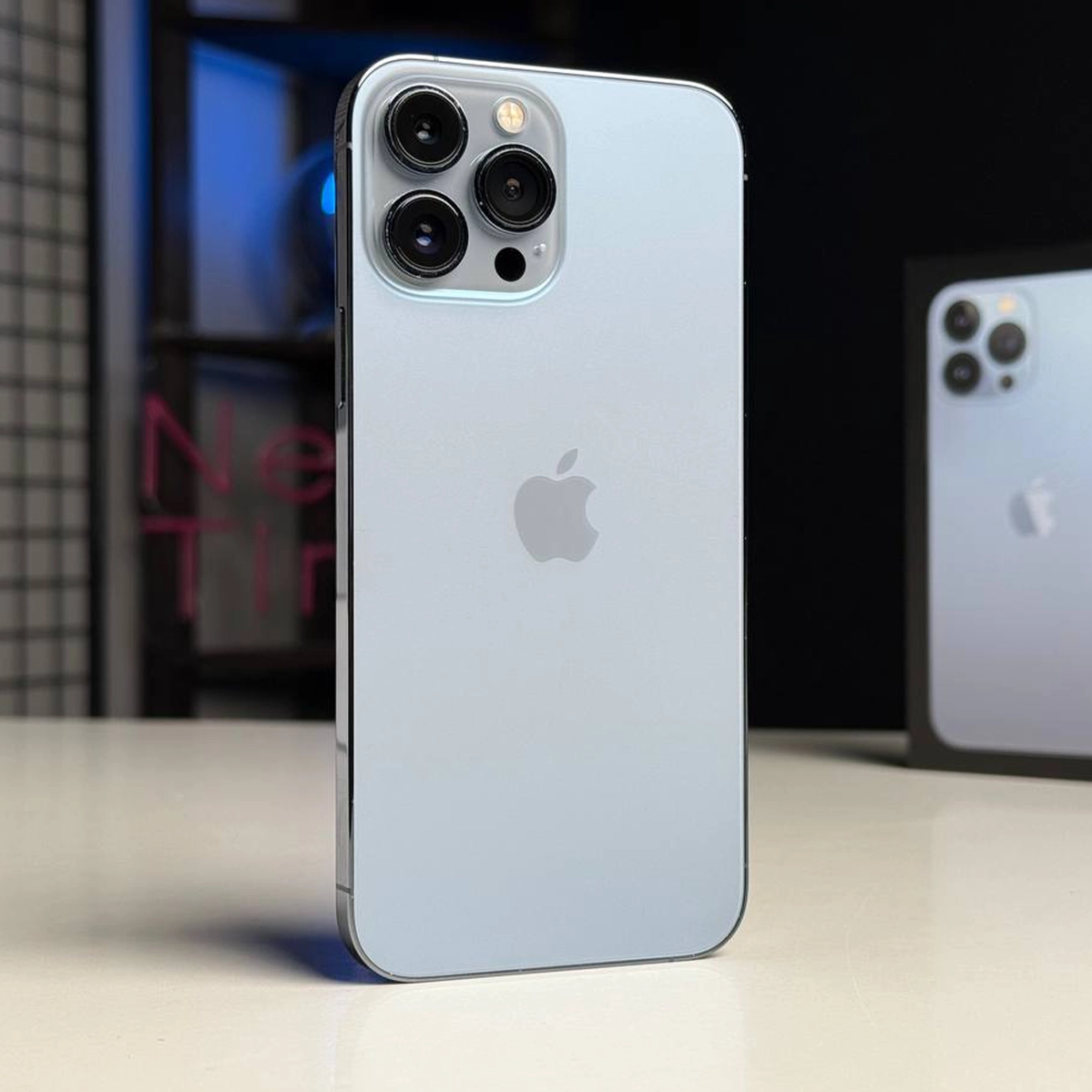 ВЖИВАНИЙ Apple iPhone 13 Pro Max 128GB Sierra Blue (MLKP3, MLL93) | Стан: гарний (подряпини на екрані) | Акумулятор: 100% | Гарантія: 1 місяць | Комплект: повний