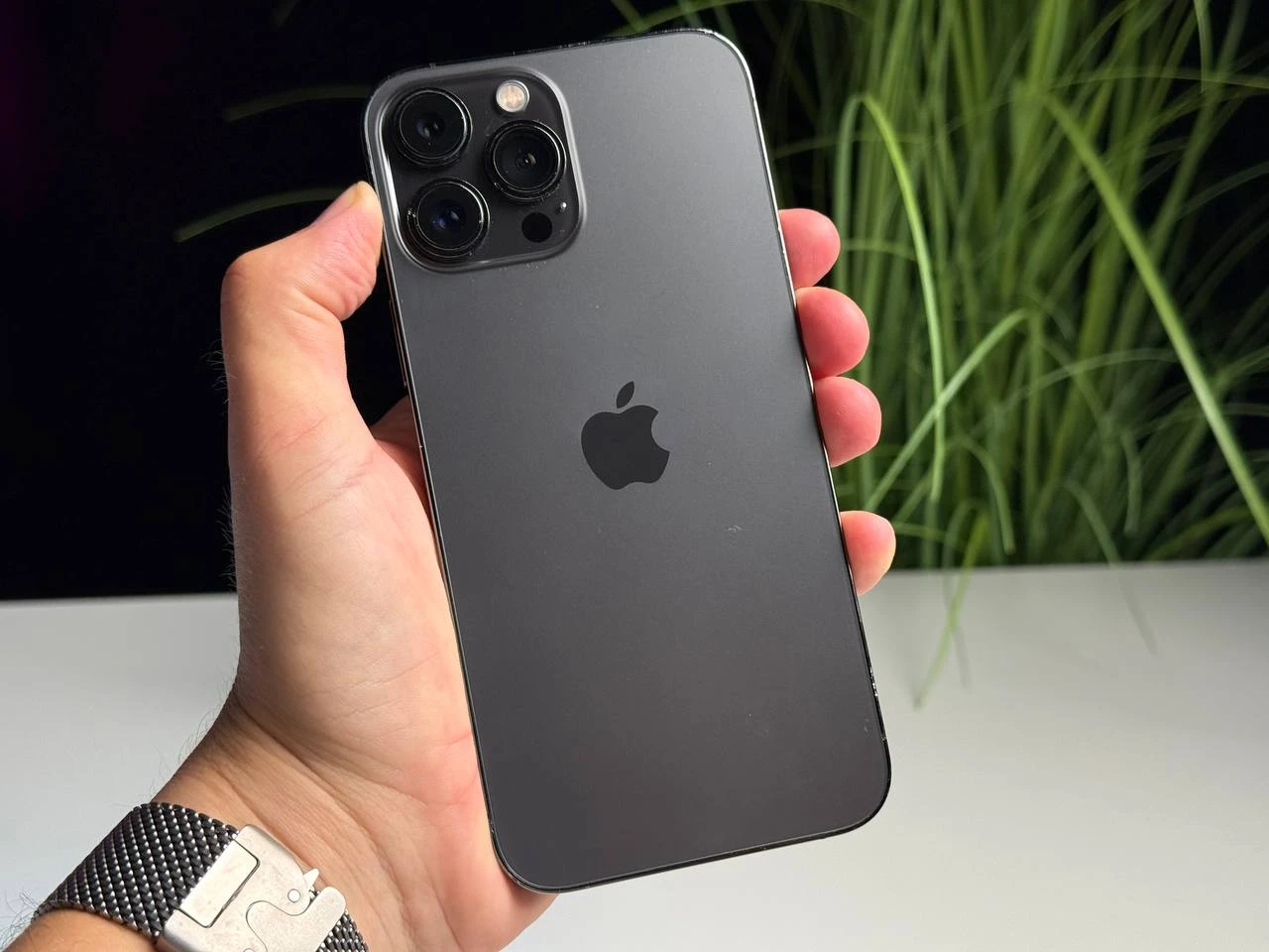 ВЖИВАНИЙ Apple iPhone 13 Pro Max 256GB Graphite (MLKR3, MLLA3) - Стан: задовільний (вигорання матриці) | Акумулятор: 100% | Комплектація: повний | Гарантія: 1 міс.