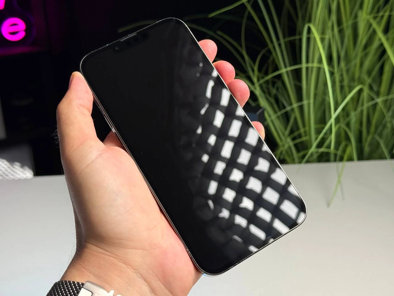 ВЖИВАНИЙ Apple iPhone 13 Pro Max 256GB Graphite (MLKR3, MLLA3) - Стан: задовільний (вигорання матриці) | Акумулятор: 100% | Комплектація: повний | Гарантія: 1 міс.