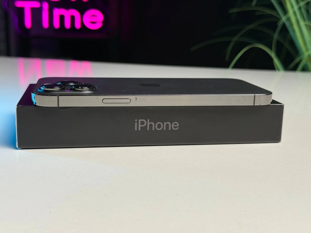 ВЖИВАНИЙ Apple iPhone 13 Pro Max 256GB Graphite (MLKR3, MLLA3) - Стан: задовільний (вигорання матриці) | Акумулятор: 100% | Комплектація: повний | Гарантія: 1 міс.