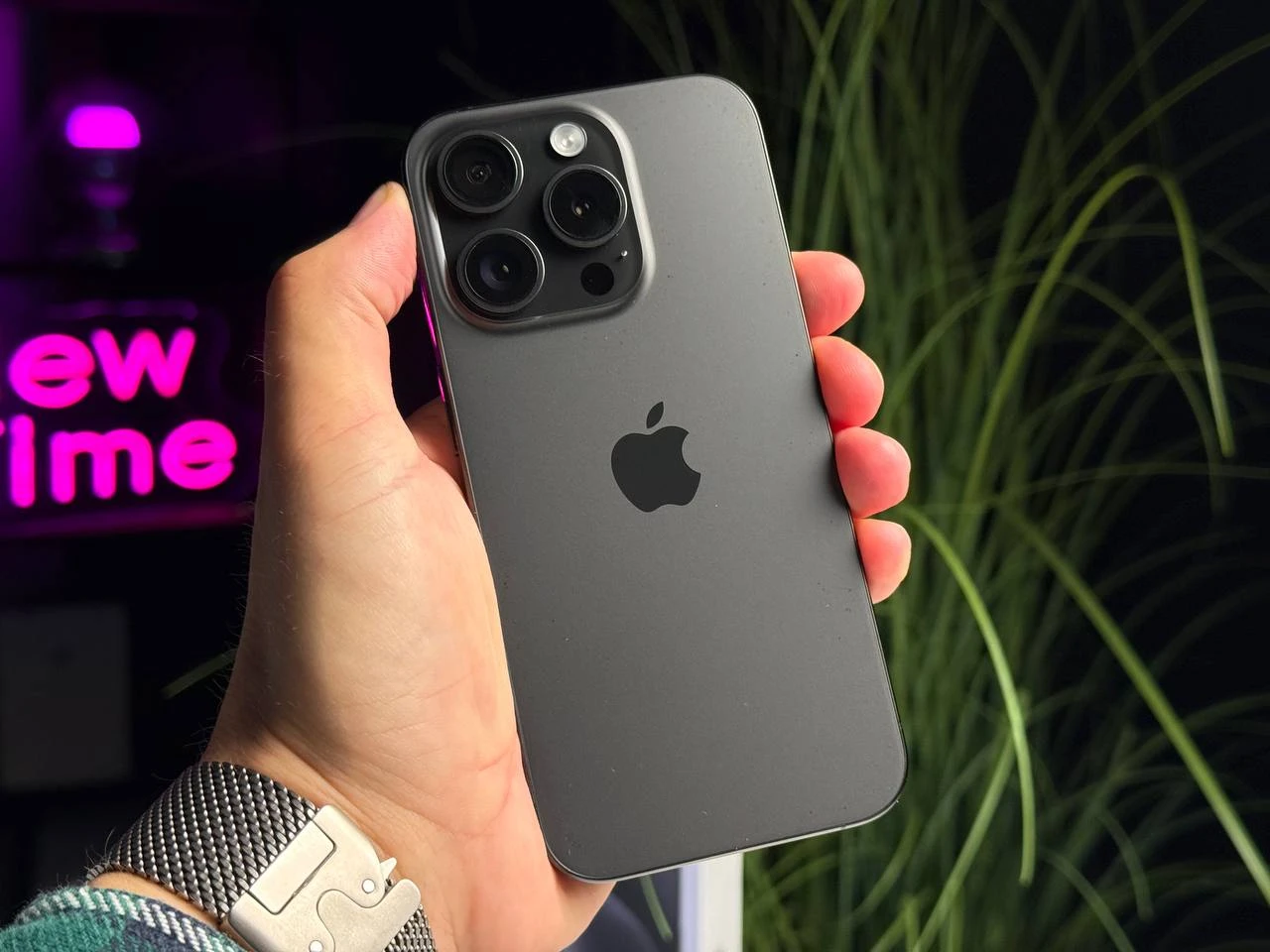ВЖИВАНИЙ Apple iPhone 15 Pro 128GB Black Titanium (MTUV3) - Стан: гарний | Акумулятор: 90% | Комплектація: повний | Гарантія: 1 міс.