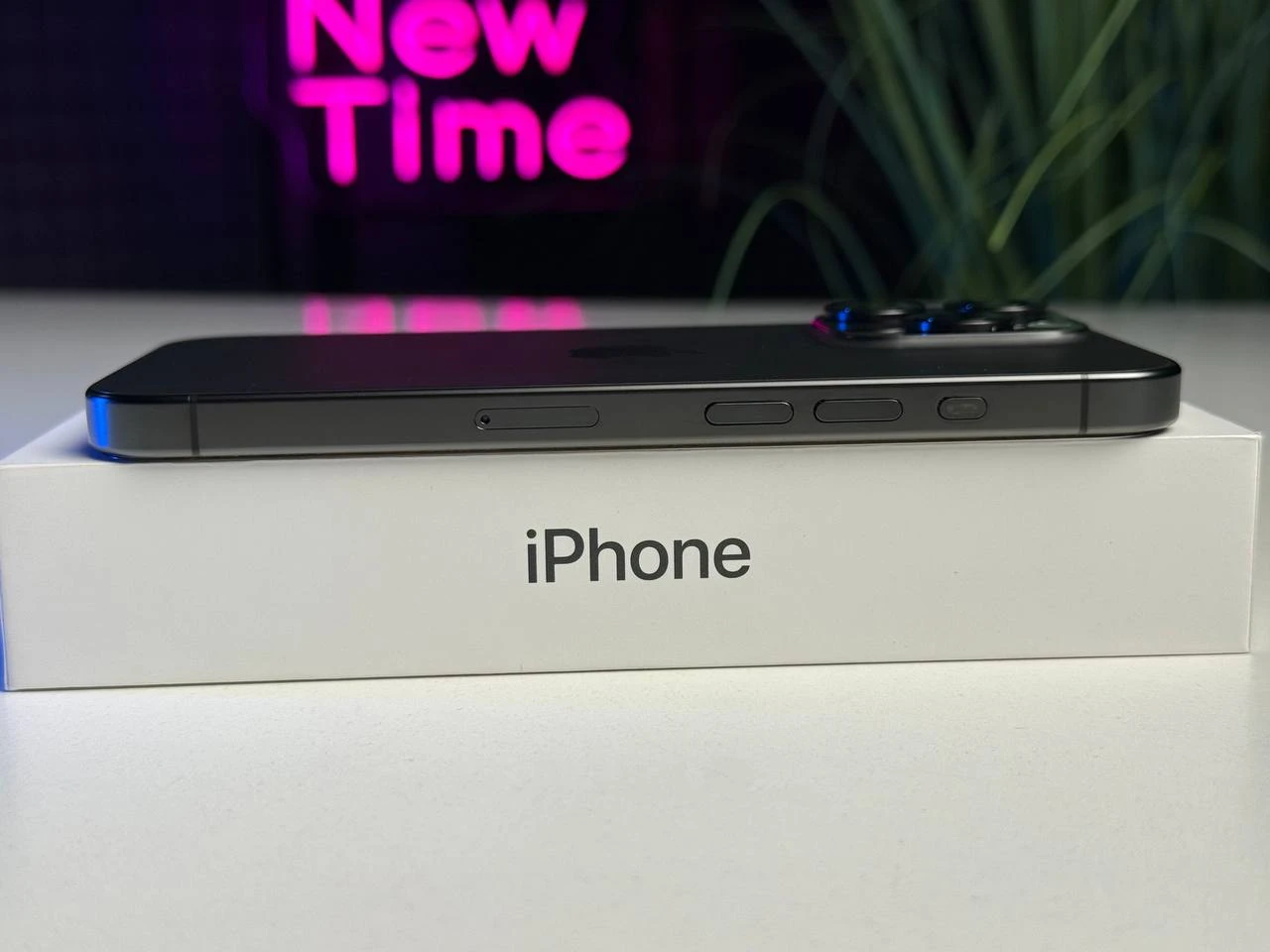 ВЖИВАНИЙ Apple iPhone 15 Pro 128GB Black Titanium (MTUV3) - Стан: гарний | Акумулятор: 90% | Комплектація: повний | Гарантія: 1 міс.