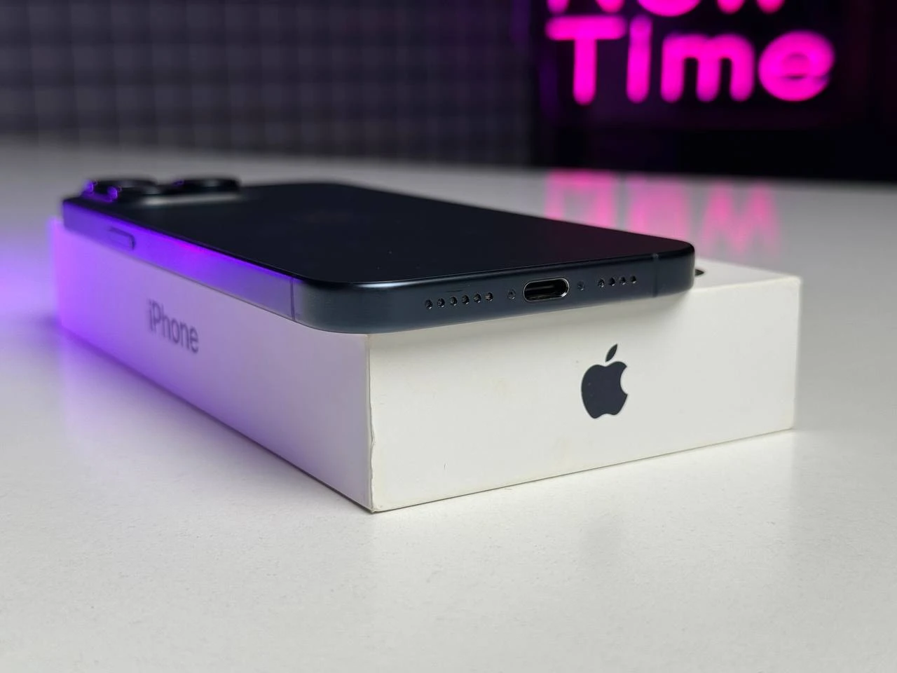 ВЖИВАНИЙ Apple iPhone 15 Pro Max 256GB Blue Titanium (MU7A3) - Стан: гарний | Акумулятор: 85% | Комплектація: повний | Гарантія: 1 міс.