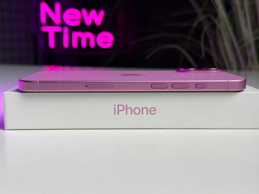 ВЖИВАНИЙ Apple iPhone 16 Plus 256GB Pink (MXY13) - Стан: ідеальний | Акумулятор: 96% | Комплектація: повний | Гарантія: 3 міс.