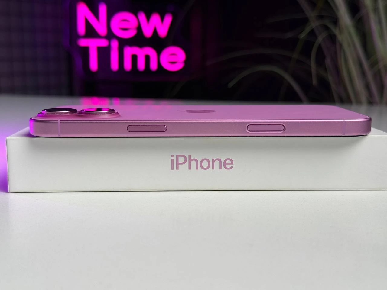 ВЖИВАНИЙ Apple iPhone 16 Plus 256GB Pink (MXY13) - Стан: ідеальний | Акумулятор: 96% | Комплектація: повний | Гарантія: 3 міс.