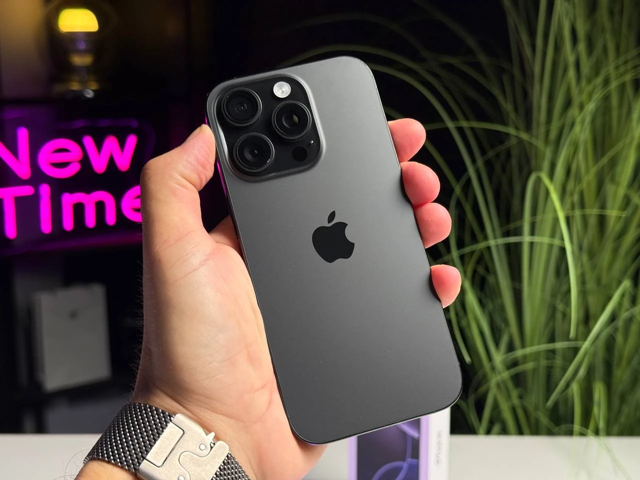 ВЖИВАНИЙ Apple iPhone 16 Pro 128GB Black Titanium (MYND3) - Стан: гарний | Акумулятор: 100% | Комплектація: повний | Гарантія: 1 міс.