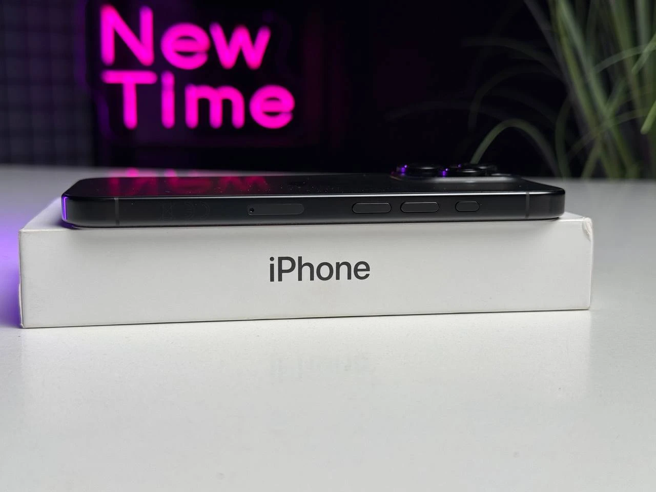 ВЖИВАНИЙ Apple iPhone 16 Pro 128GB Black Titanium (MYND3) - Стан: гарний | Акумулятор: 100% | Комплектація: повний | Гарантія: 1 міс.