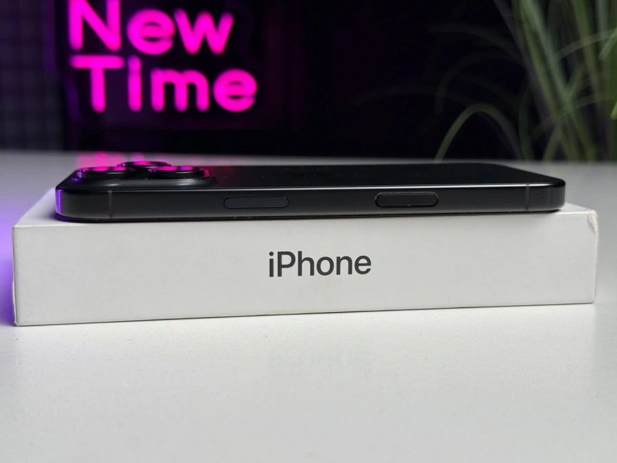 ВЖИВАНИЙ Apple iPhone 16 Pro 128GB Black Titanium (MYND3) - Стан: гарний | Акумулятор: 100% | Комплектація: повний | Гарантія: 1 міс.