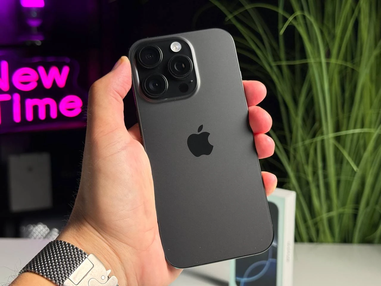 ВЖИВАНИЙ Apple iPhone 16 Pro 256GB Black Titanium (MYNH3) - Стан: гарний | Акумулятор: 95% | Комплектація: повний | Гарантія: 3 міс.